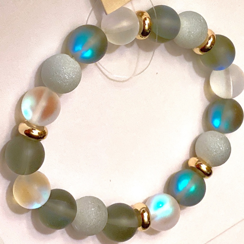 Iridescent Transparent Beaded Stretch Bracelet NWT - Picture 6 of 6